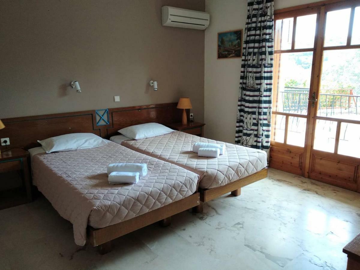 Orelia Pension Tolo Bagian luar foto